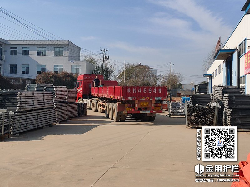 2023年12月9日鋅鋼組裝欄桿裝車發(fā)貨！