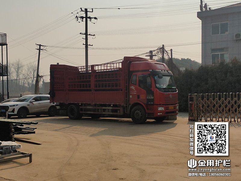 2023年12月28日鋅鋼圍墻護(hù)欄裝車發(fā)貨！