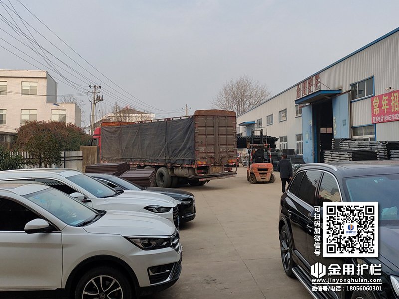 2023年1月2日鋅鋼圍墻護(hù)欄裝車(chē)發(fā)貨！