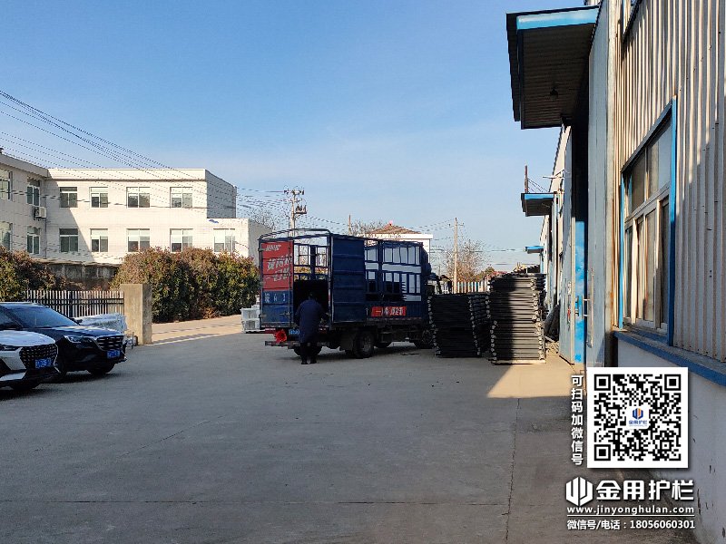 2024年1月24日鋅鋼圍墻護欄裝車發貨！