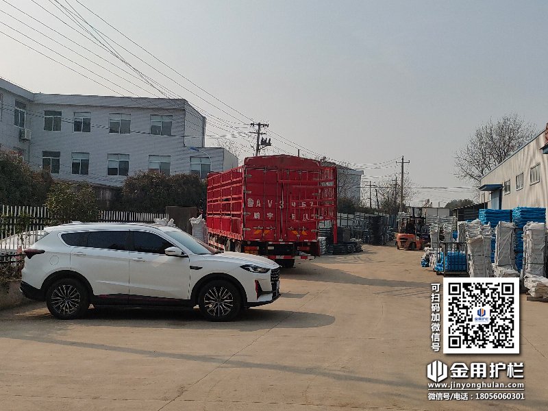 2024年3月16日鋅鋼連廊護欄裝車發貨! 2024年3月16日鋅鋼連廊護欄裝車發貨!