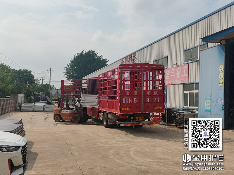 2024年7月2日鋁合金百葉窗裝車發(fā)貨! 2024年7月2日鋁合金百葉窗裝車發(fā)貨!