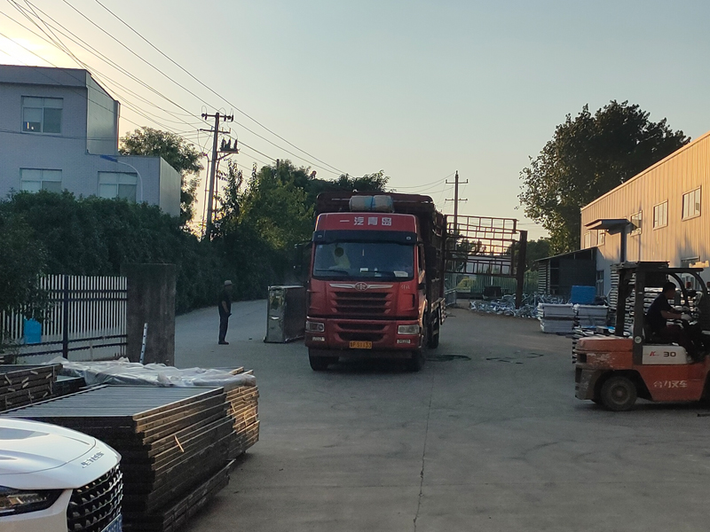 2024年7月30日鋅鋼百葉窗裝車發貨！