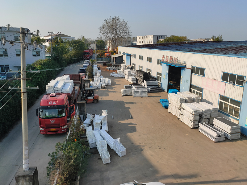 2024年11月4日鋅鋼飄窗欄桿裝車發貨！