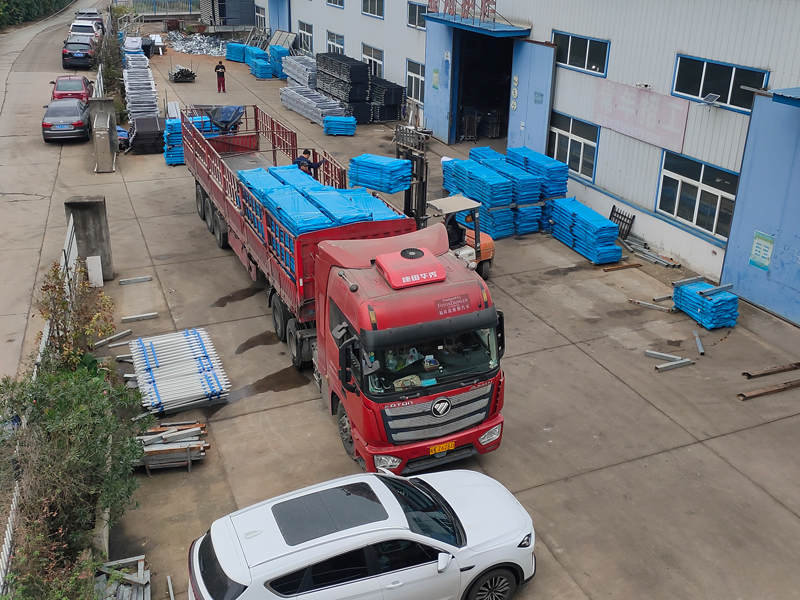 2024年11月21日鋅鋼陽臺護欄裝車發貨! 2024年11月21日鋅鋼陽臺護欄裝車發貨!