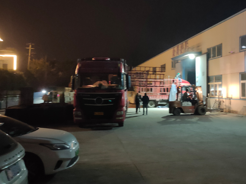 2024年12月6日鋅鋼百葉窗裝車發貨！