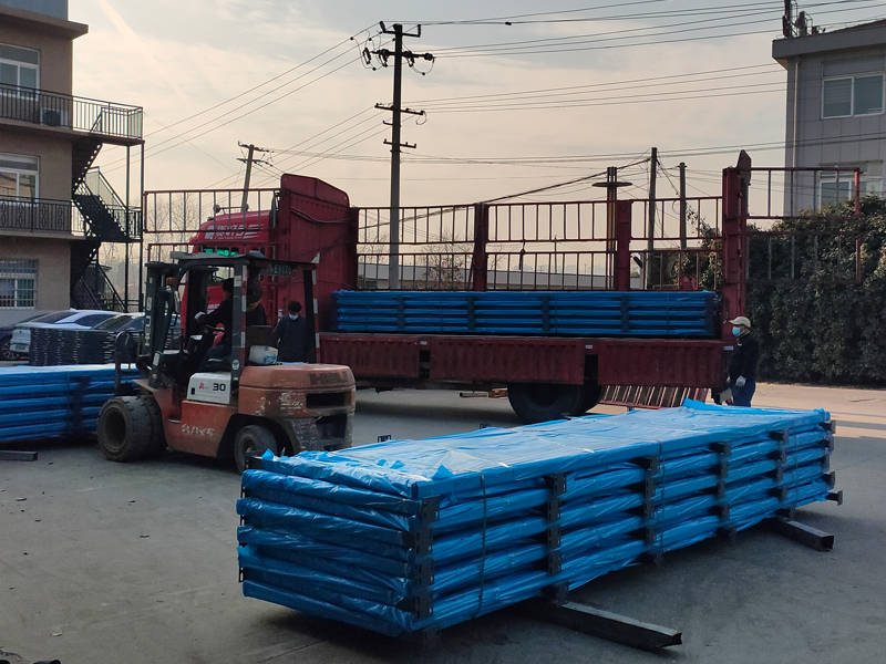 2024年12月28日鋅鋼陽臺欄桿裝車發貨！