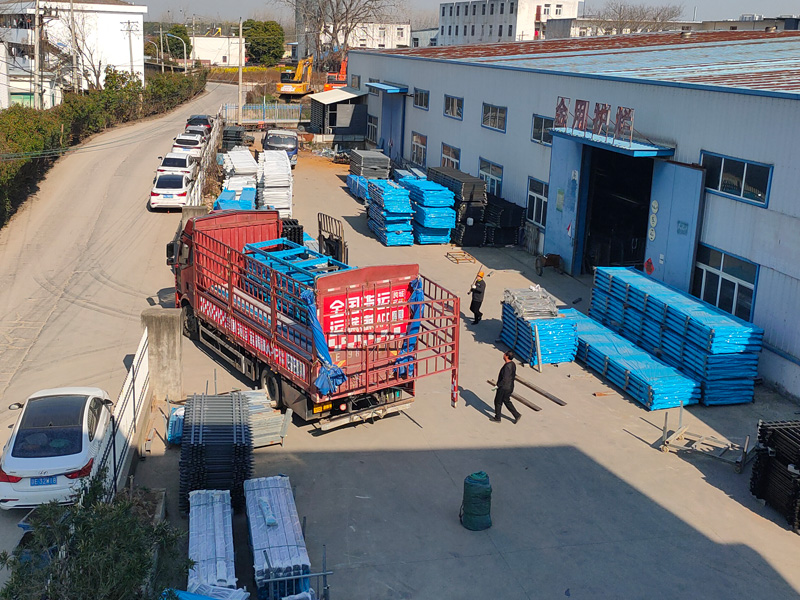 2025年3月20日鋅鋼玻璃護(hù)欄裝車發(fā)貨! 2025年3月20日鋅鋼玻璃護(hù)欄裝車發(fā)貨!