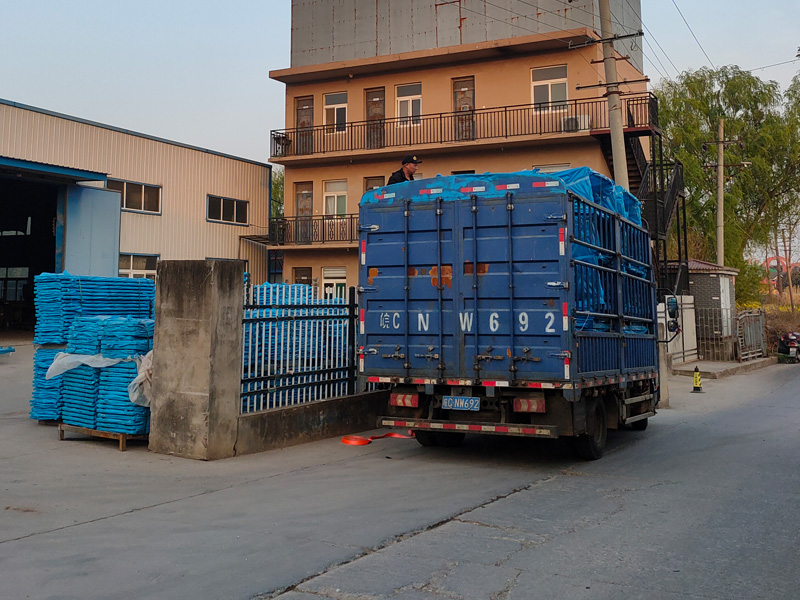 2025年4月2日鋅鋼空調欄桿裝車發(fā)貨！