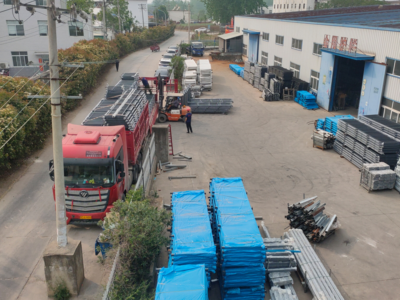 2025年4月21日鋅鋼護窗欄桿裝車發貨！