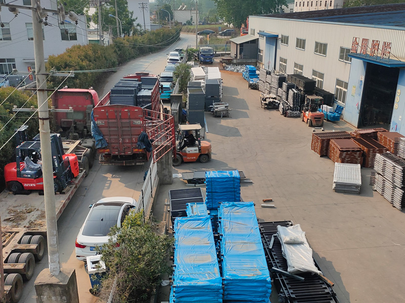 2025年4月28日鋅鋼百葉窗裝車發貨！