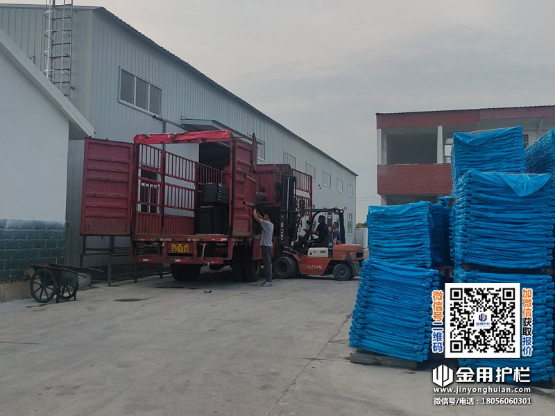 2025年8月6日鋁合金陽臺(tái)欄桿裝車發(fā)貨! 2025年8月6日鋁合金陽臺(tái)欄桿裝車發(fā)貨!