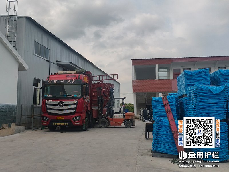 2025年8月7日鋅鋼護窗欄桿裝車發貨! 2025年8月7日鋅鋼護窗欄桿裝車發貨!