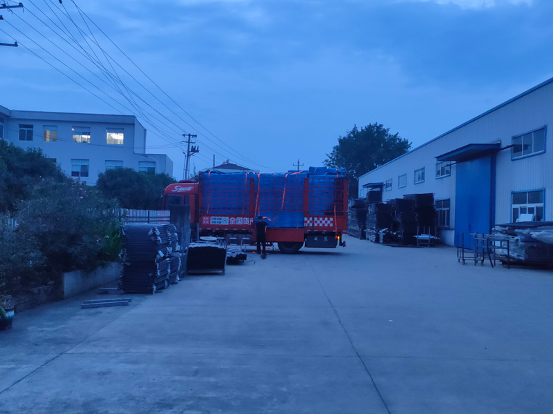 2025年8月27日鋅鋼陽臺護欄裝車發貨！