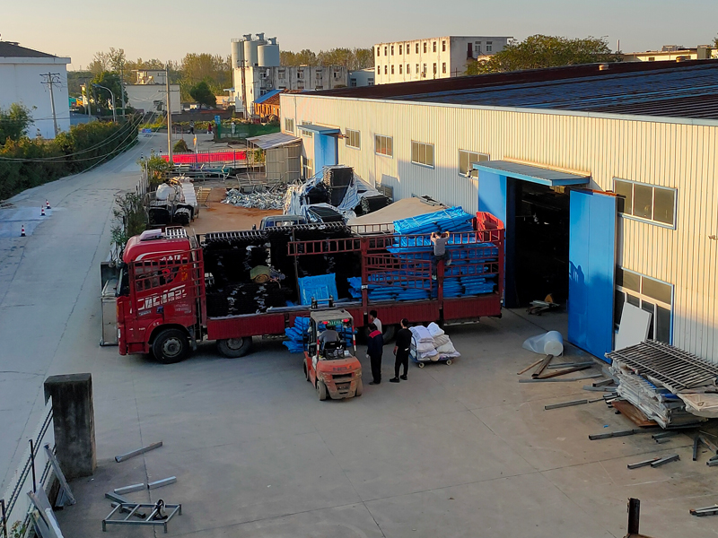 2025年10月24日鋅鋼圍墻欄桿裝車發貨！